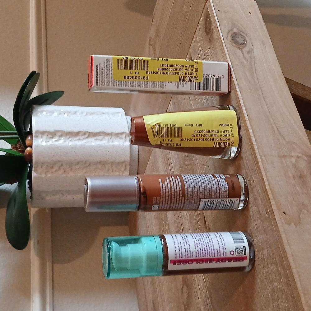 New Uoma, Covergirl, Maybelline Bundle Of 3 Foundation And Concealer Makeup - Picture 7 of 16
